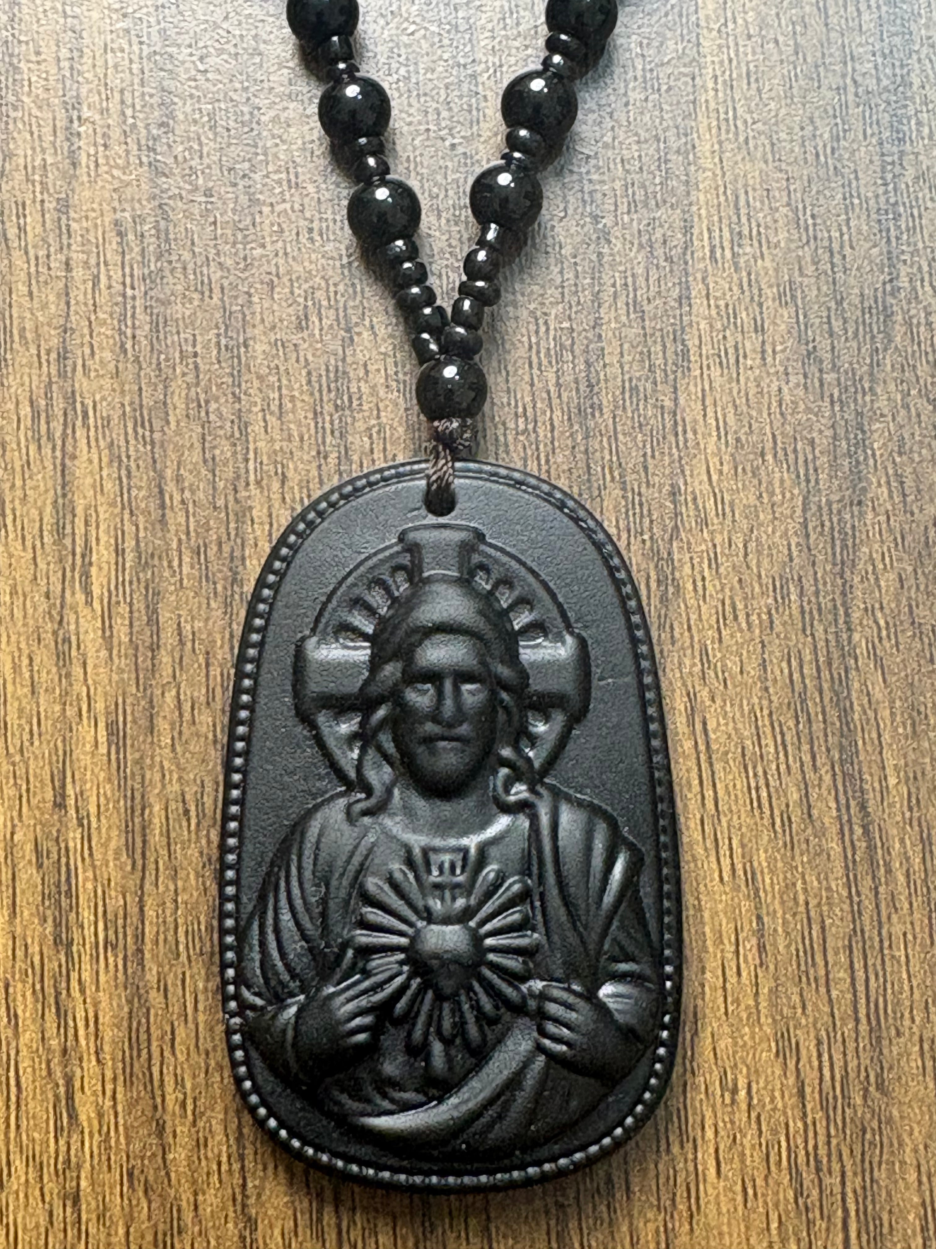 Collar de Sagrado Corazón de Jesús - Dije de Vidrio de Alta Calidad (Verde Jade / Negro Obsidiana)
